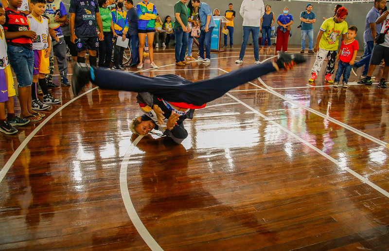 Danseur de breakdance